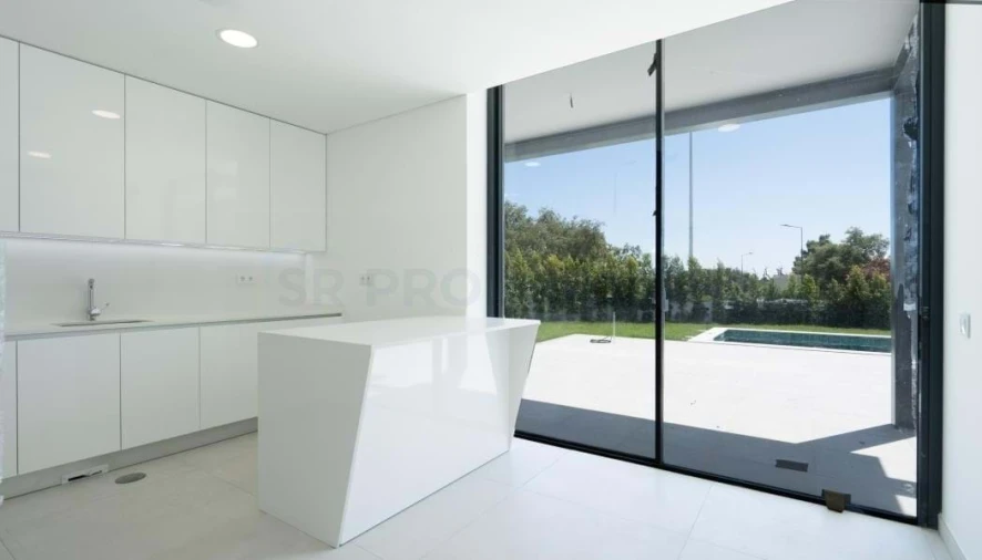 Moradia T4 para Venda em Albufeira e Olhos de Água Foto 16