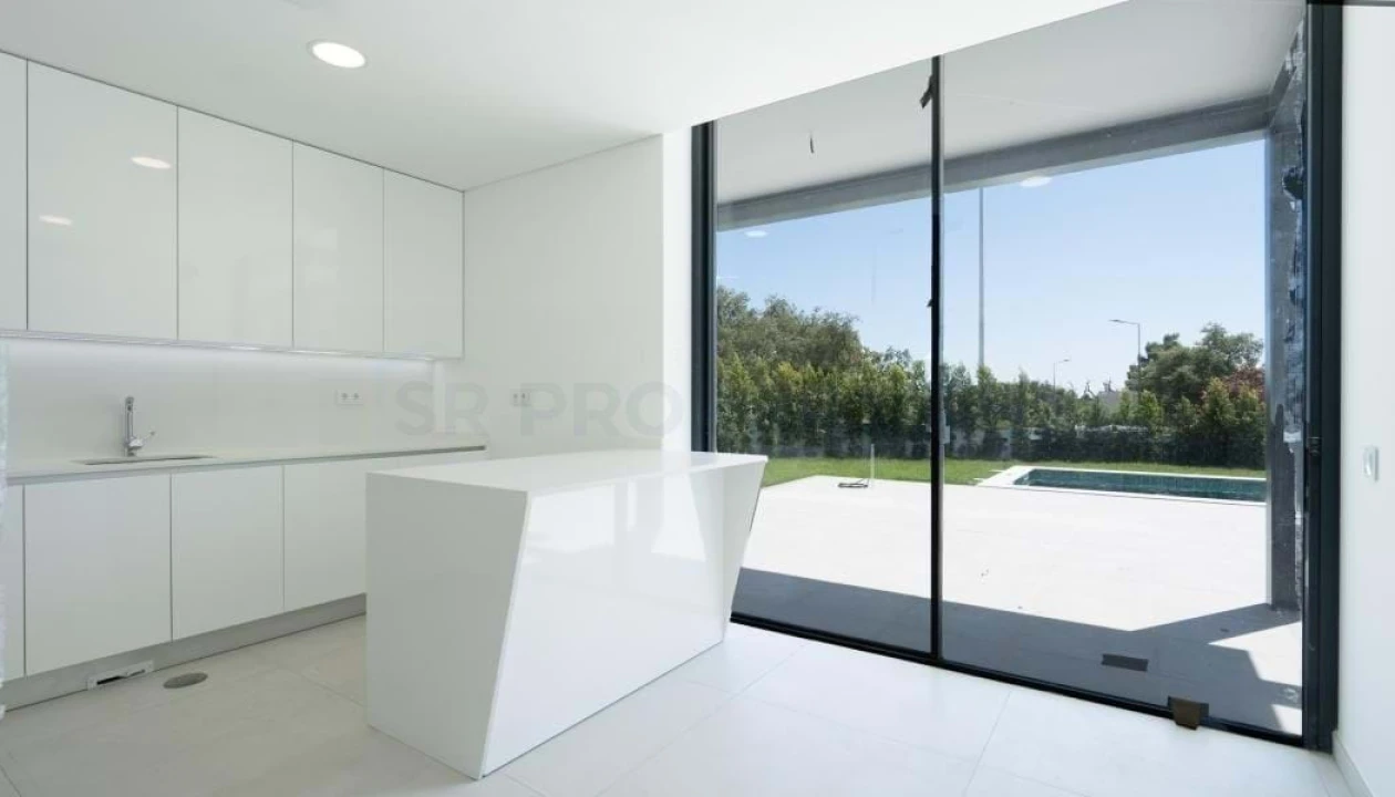 Moradia T4 para Venda em Albufeira e Olhos de Água Foto 16