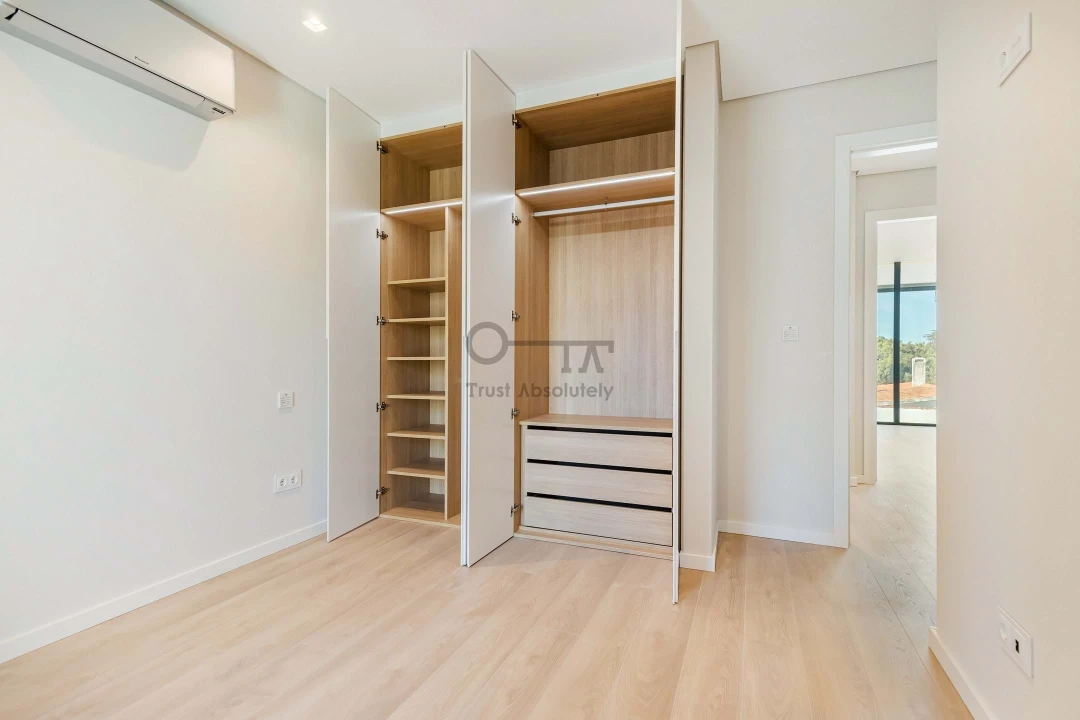 Moradia T4 para Venda em Alcabideche Foto 23