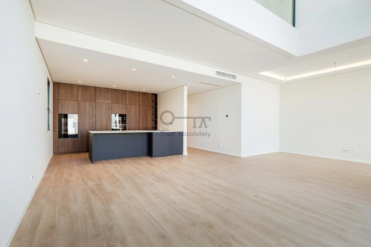 Moradia T4 para Venda em Alcabideche Foto 4