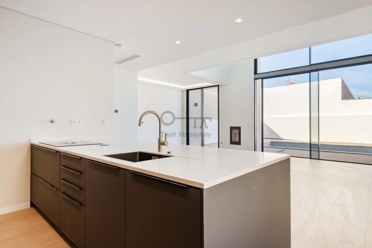 Moradia T4 para Venda em Alcabideche Foto 6