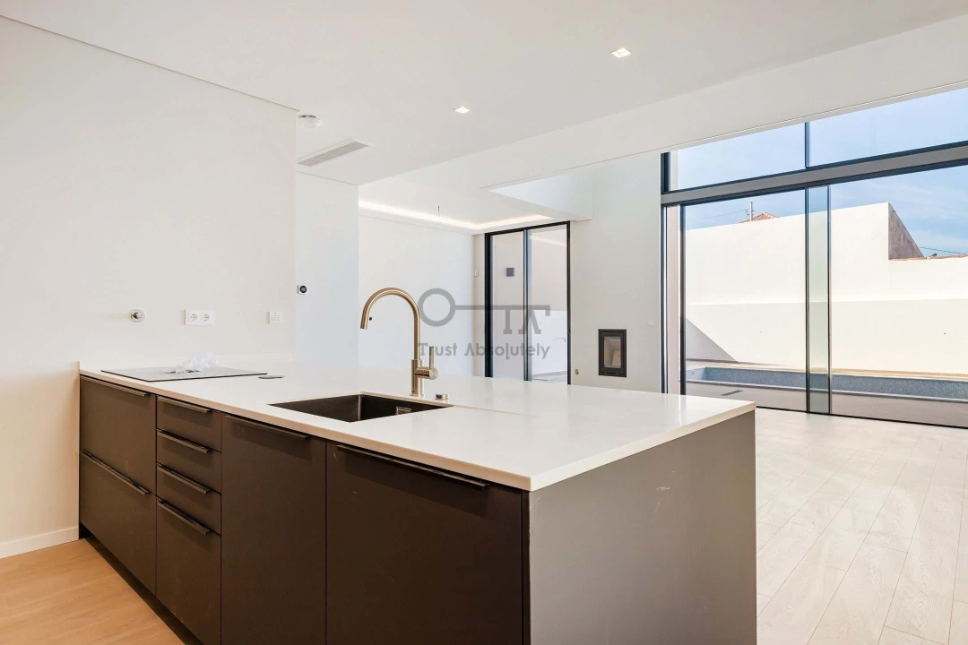 Moradia T4 para Venda em Alcabideche Foto 6