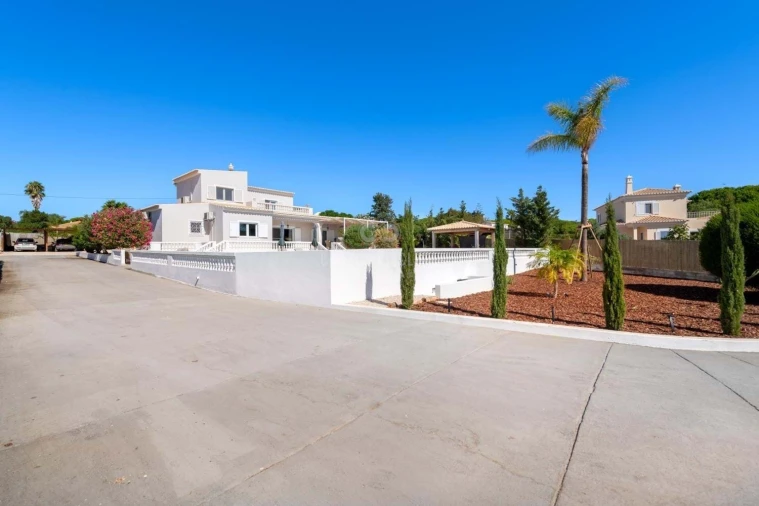 Moradia T4 para Venda em Lagoa e Carvoeiro Foto 37