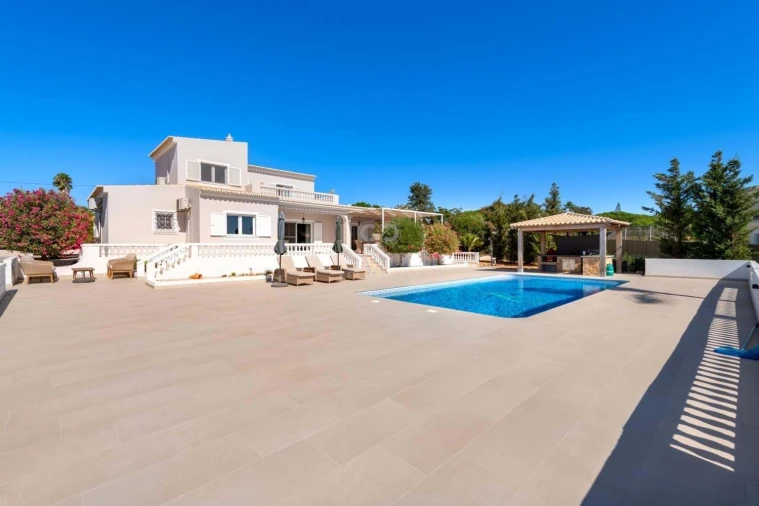 Moradia T4 para Venda em Lagoa e Carvoeiro Foto 1