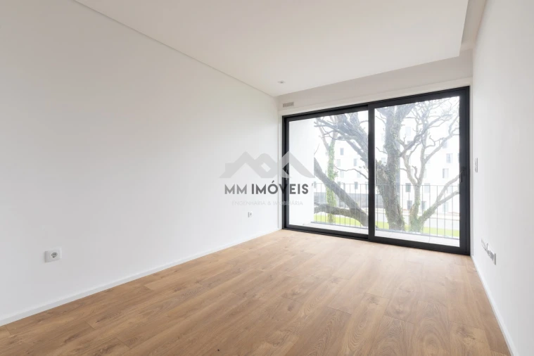 Apartamento T1 para Arrendamento em Paranhos Foto 13