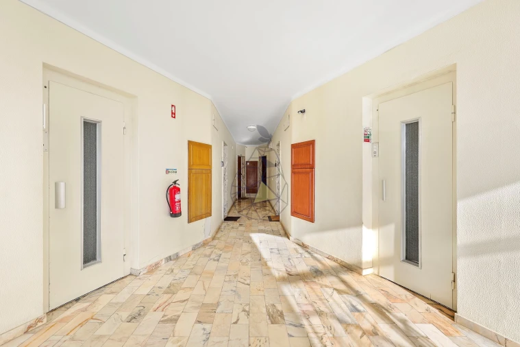 Apartamento T2 para Venda em Portimão Foto 25