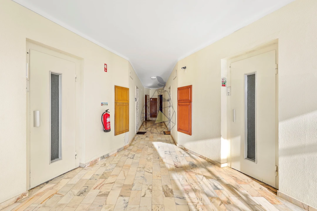 Apartamento T2 para Venda em Portimão Foto 25