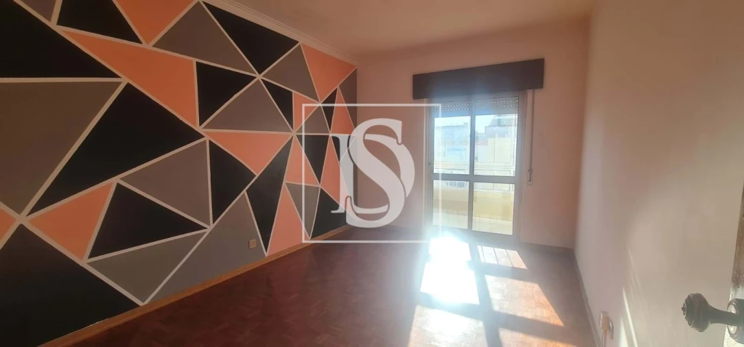 Apartamento T3 para Venda em Carregado e Cadafais Foto 11