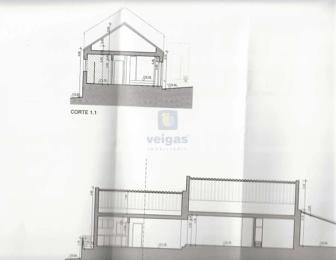 Moradia T4 para Venda em Usseira Foto 26