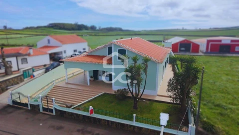 Moradia T5 para Venda em Fontinhas