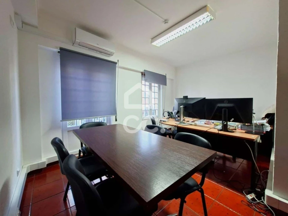 Moradia T10 para Venda em Angra (São Pedro) Foto 10