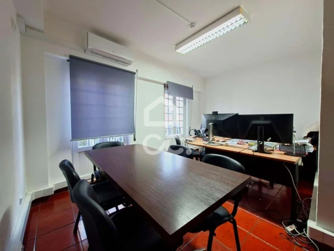 Moradia T10 para Venda em Angra (São Pedro) Foto 10