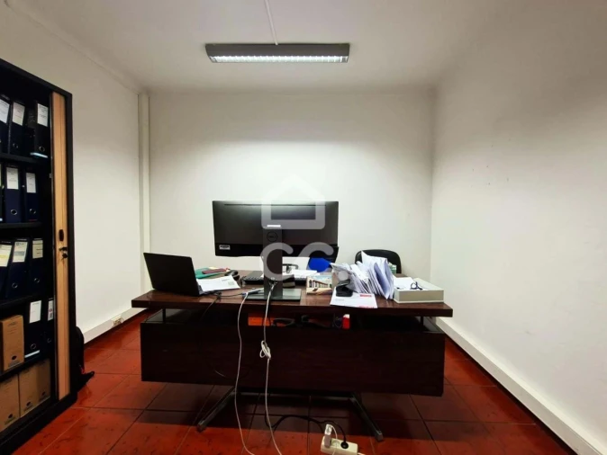 Moradia T10 para Venda em Angra (São Pedro) Foto 19