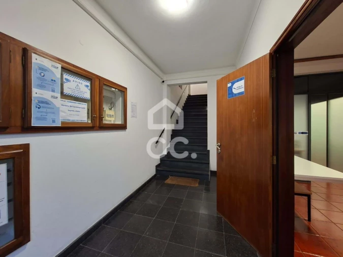 Moradia T10 para Venda em Angra (São Pedro) Foto 3