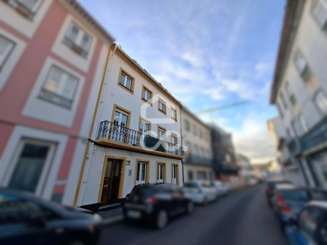 Moradia T10 para Venda em Angra (São Pedro)