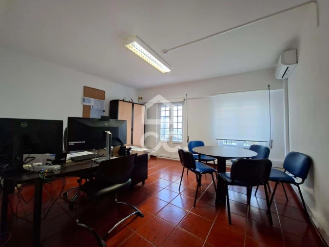 Moradia T10 para Venda em Angra (São Pedro) Foto 14