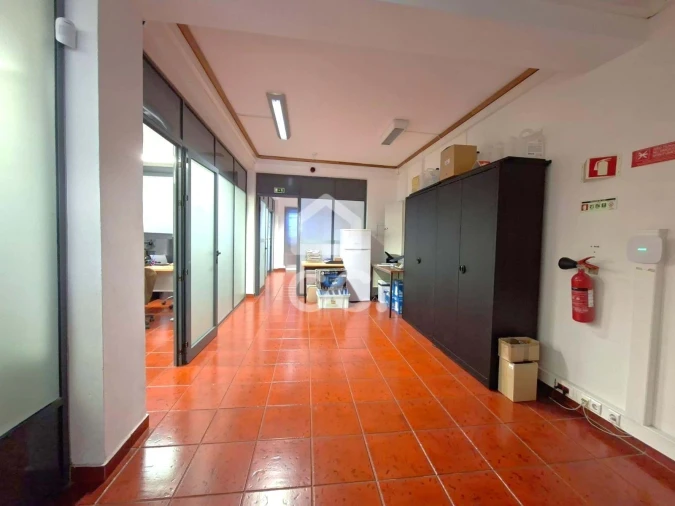 Moradia T10 para Venda em Angra (São Pedro) Foto 4