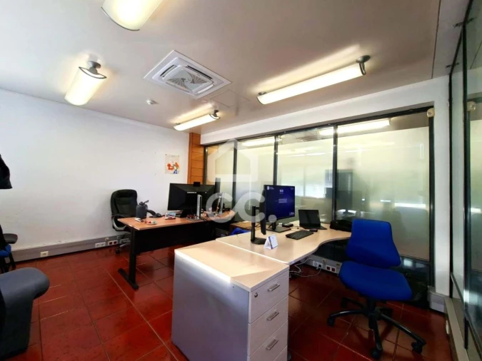 Moradia T10 para Venda em Angra (São Pedro) Foto 5