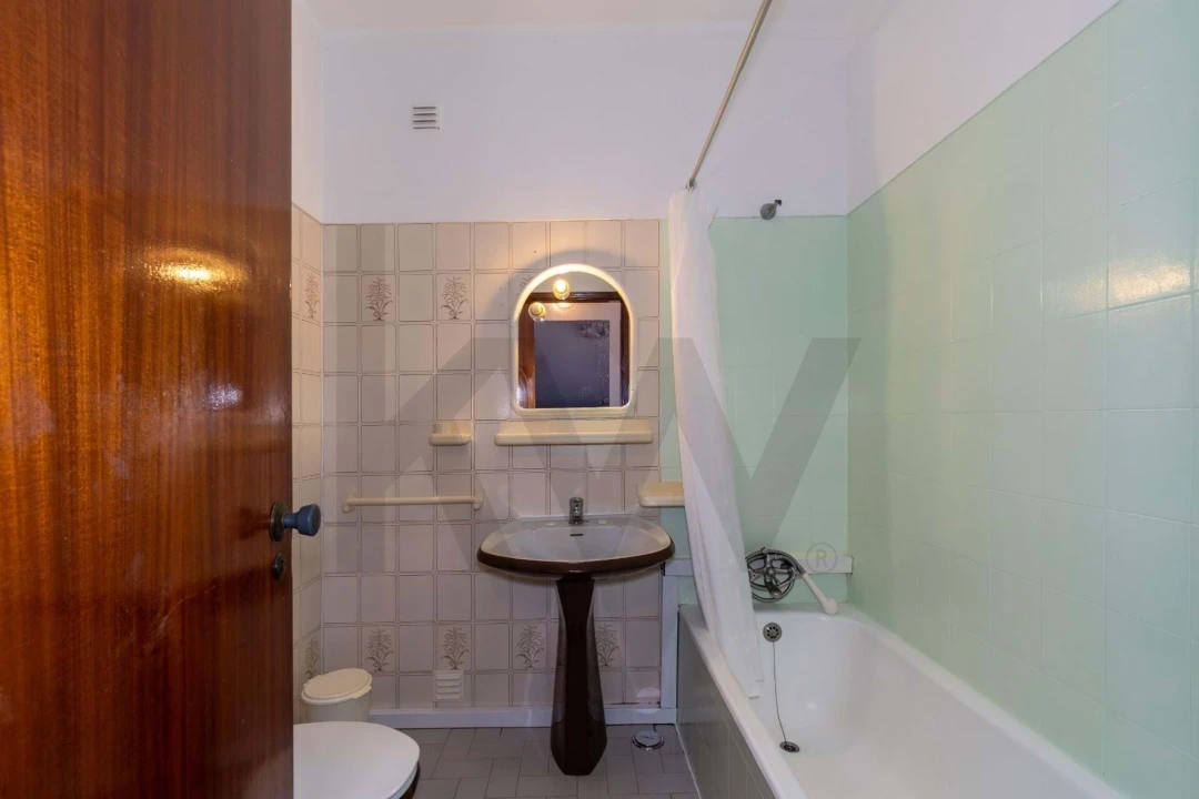 Apartamento T2 para Venda em Alvor Foto 7