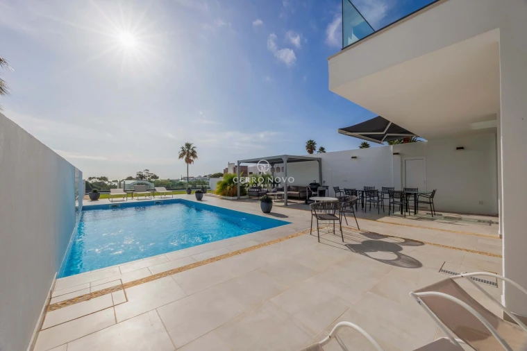 Moradia T5 para Venda em Albufeira e Olhos de Água Foto 32