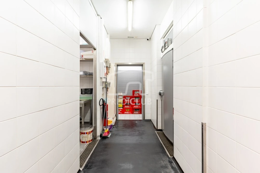 Negócio para Venda em Estreito de Camara de Lobos Foto 11