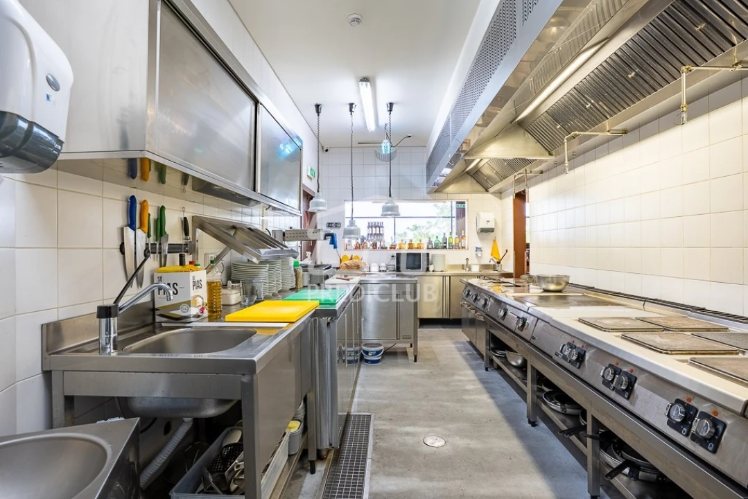 Negócio para Venda em Estreito de Camara de Lobos Foto 8