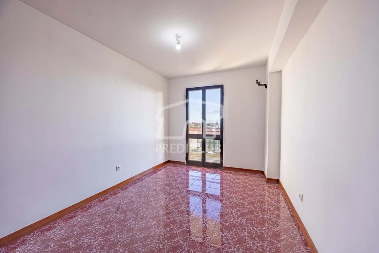 Apartamento T2 para Venda em Funchal (São Pedro) Foto 8