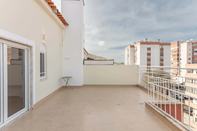 Apartamento T4 para Venda em Barcarena Foto 9