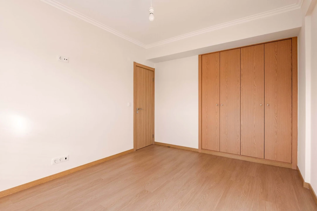 Apartamento T4 para Venda em Barcarena Foto 19