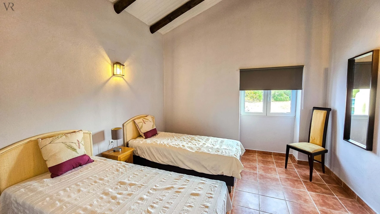 Moradia T4 para Venda em São Bartolomeu de Messines Foto 14