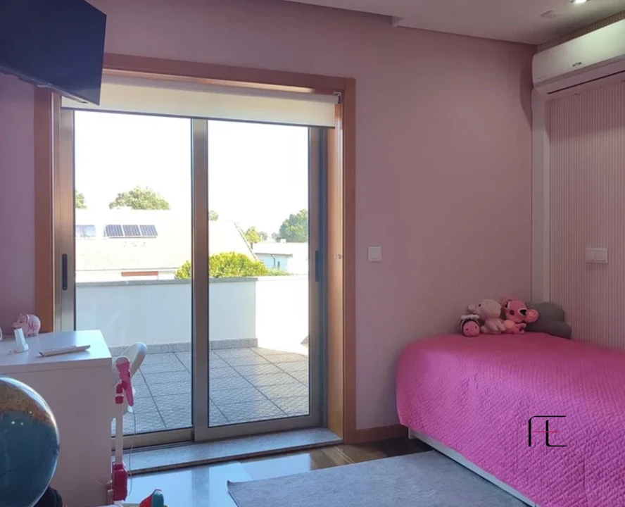 Moradia T4 para Venda em Serzedo e Perosinho Foto 28