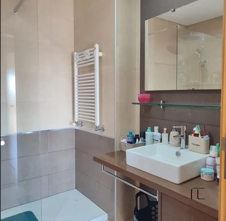 Moradia T4 para Venda em Serzedo e Perosinho Foto 21