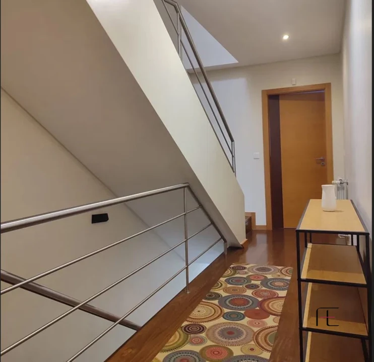 Moradia T4 para Venda em Serzedo e Perosinho Foto 18