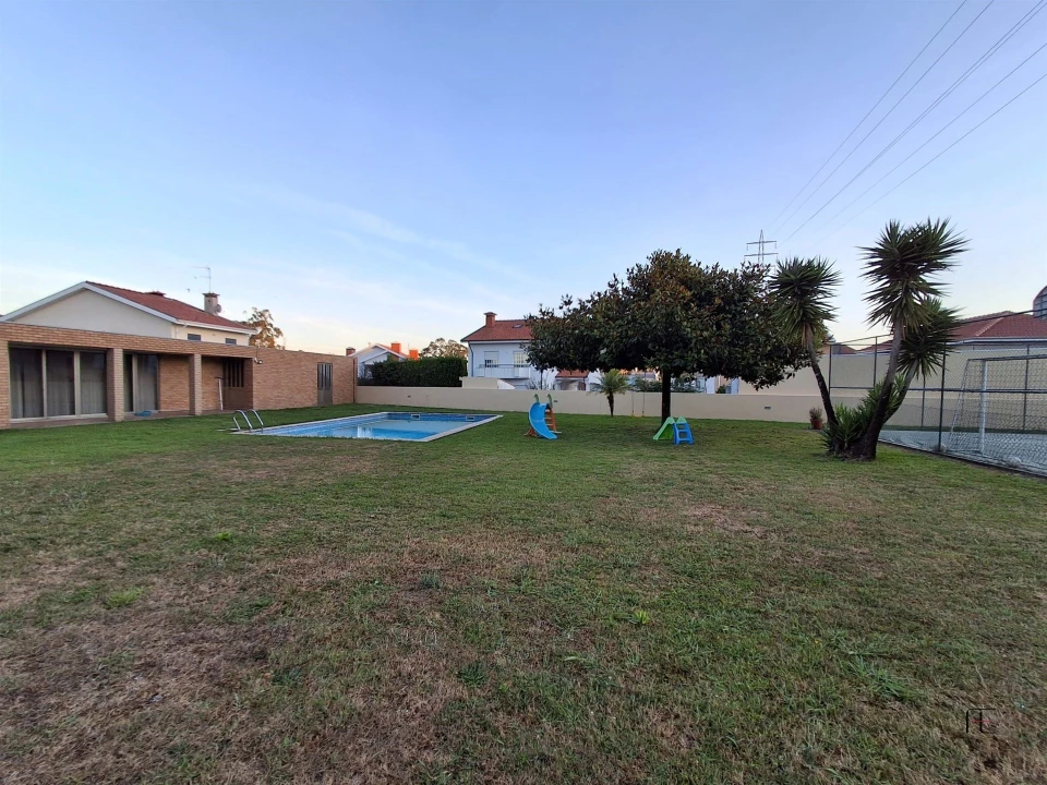 Moradia T4 para Venda em Serzedo e Perosinho Foto 39