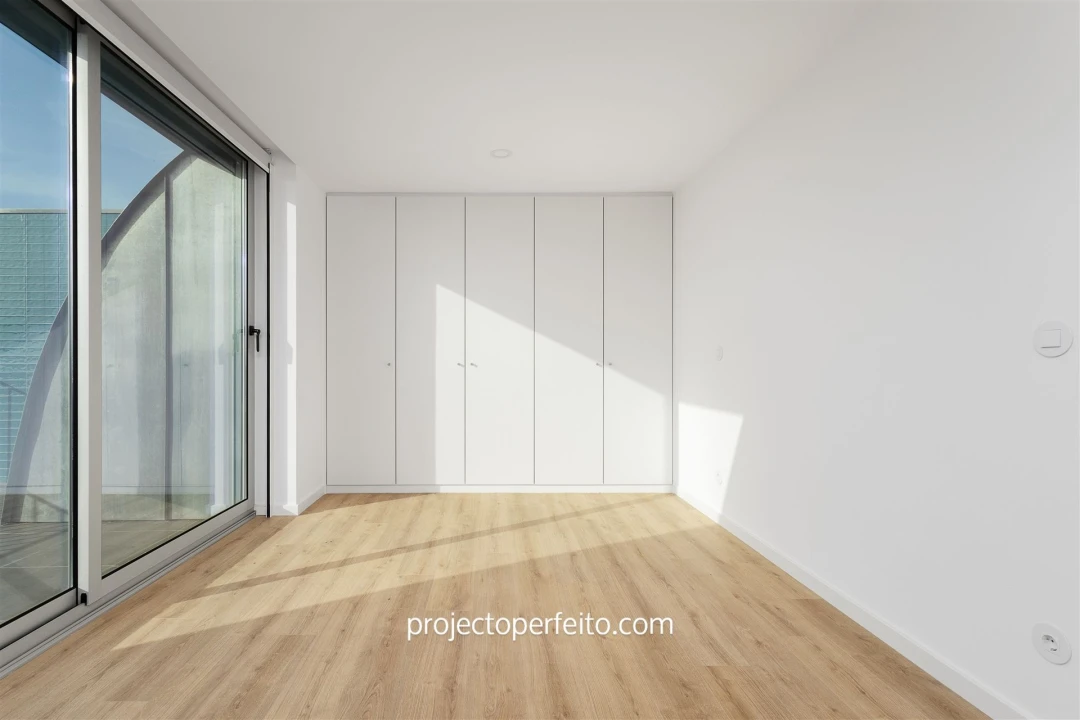 Apartamento T4 para Venda em Espinho Foto 18