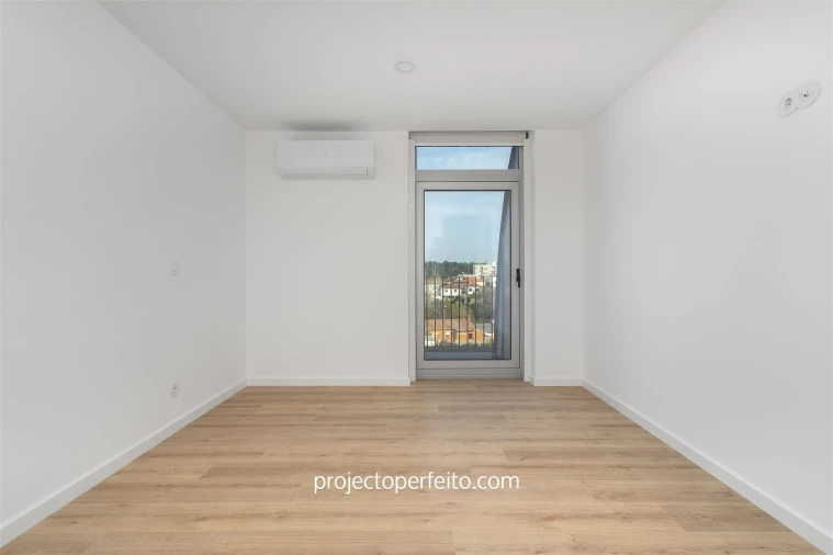 Apartamento T4 para Venda em Espinho Foto 15