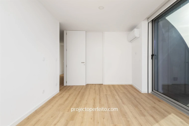 Apartamento T4 para Venda em Espinho Foto 19