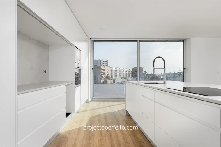 Apartamento T4 para Venda em Espinho Foto 7