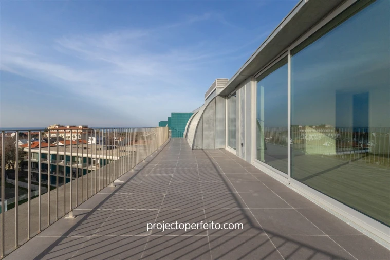 Apartamento T4 para Venda em Espinho Foto 30