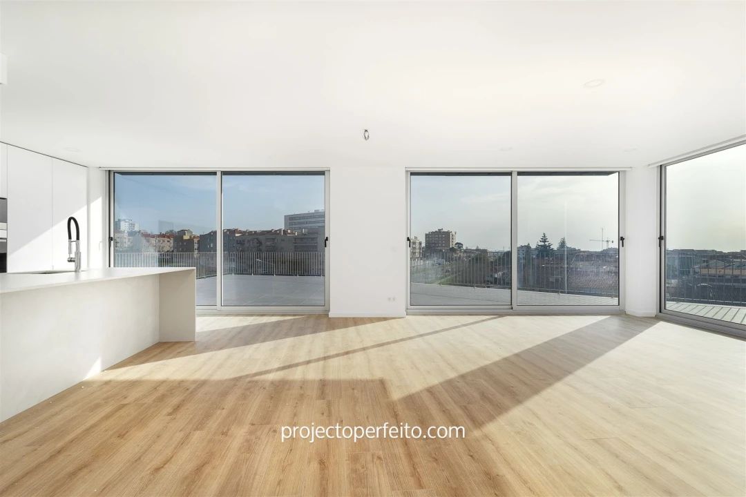 Apartamento T4 para Venda em Espinho Foto 2