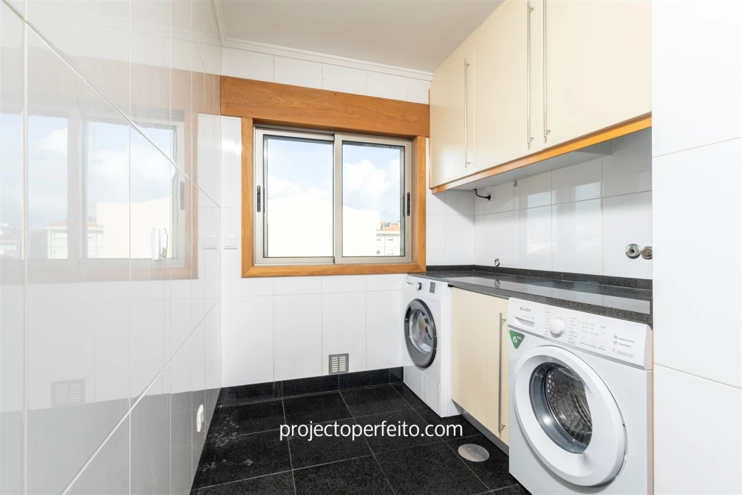 Apartamento T2 para Arrendamento em Espinho Foto 6