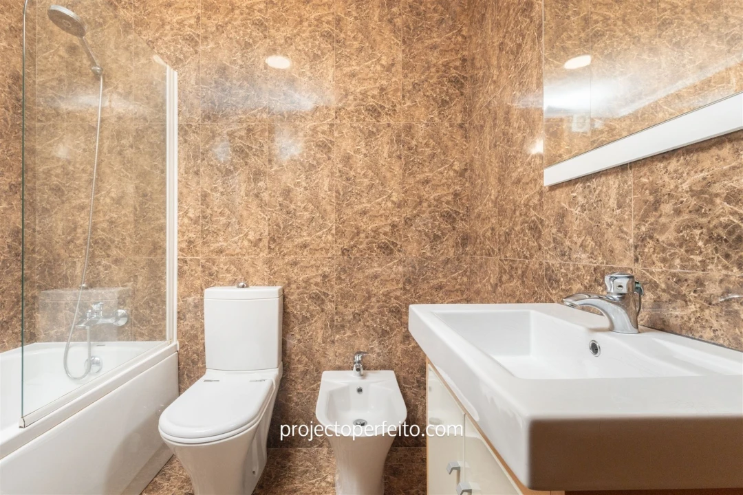 Apartamento T2 para Arrendamento em Espinho Foto 14