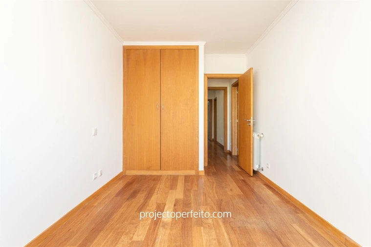 Apartamento T2 para Arrendamento em Espinho Foto 16