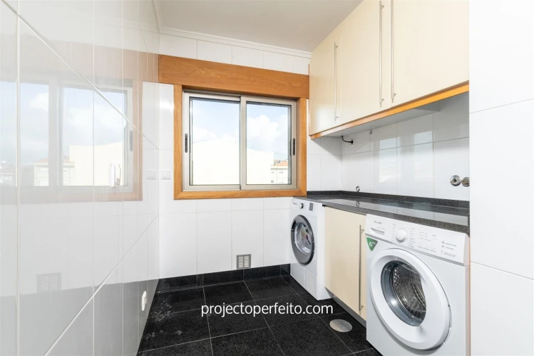 Apartamento T2 para Arrendamento em Espinho Foto 6