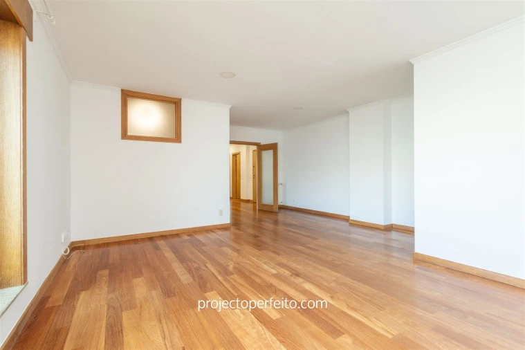 Apartamento T2 para Arrendamento em Espinho Foto 11