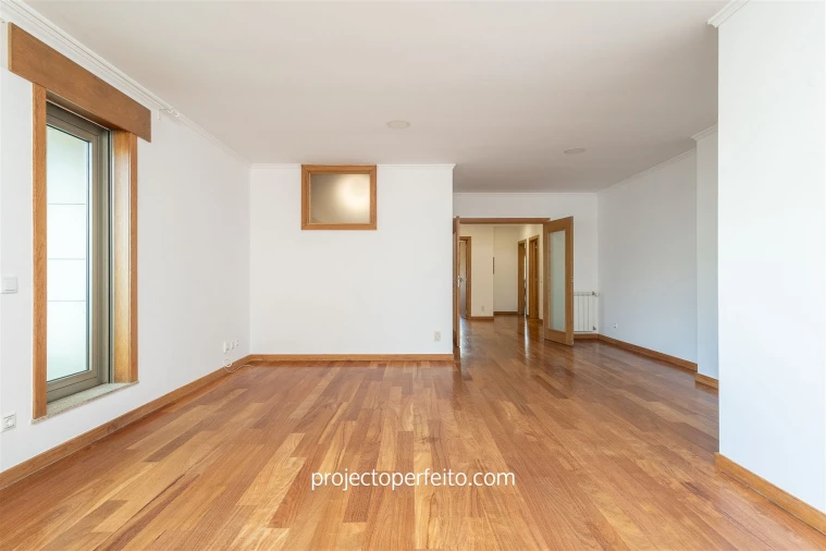 Apartamento T2 para Arrendamento em Espinho Foto 9