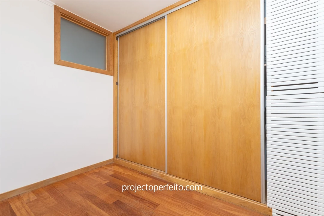 Apartamento T2 para Arrendamento em Espinho Foto 17