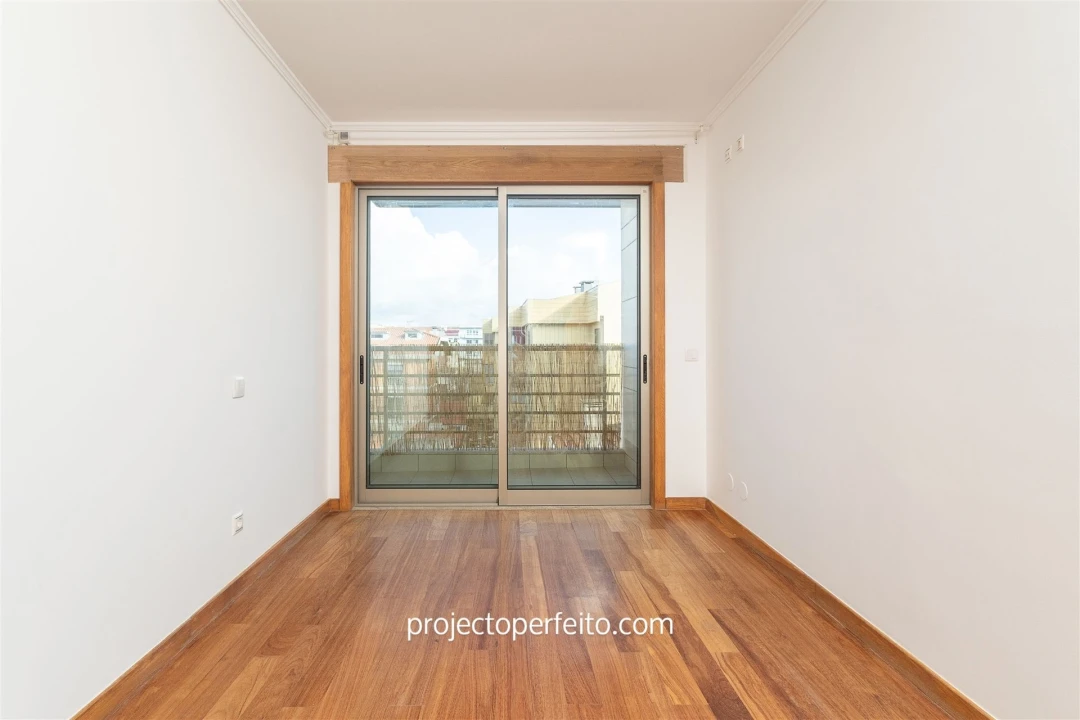 Apartamento T2 para Arrendamento em Espinho Foto 12