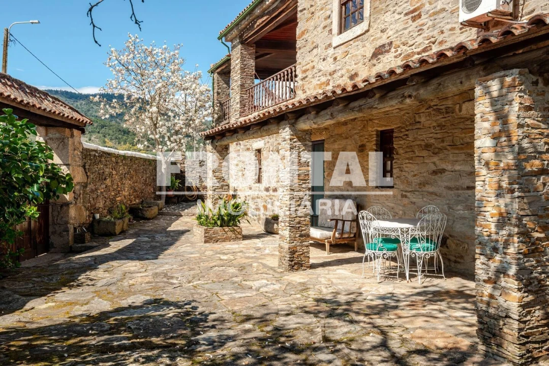 Moradia T5 para Venda em Frechas Foto 4