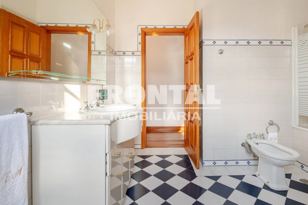 Moradia T5 para Venda em Frechas Foto 17